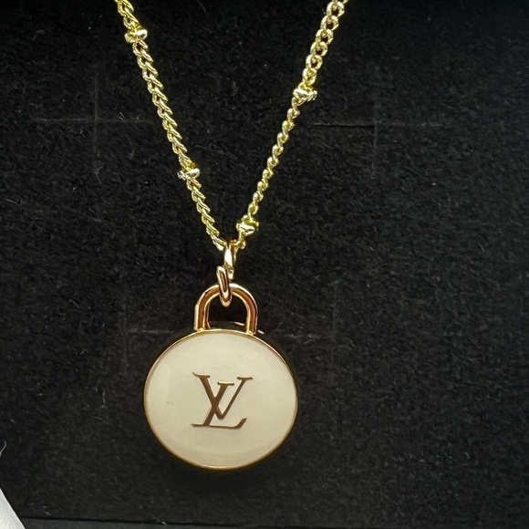 Luxury Charm (LV)-Gold/White, LV Both Side, Unbranded 18" Chain, Box & Dust bag - Picture 7 of 15